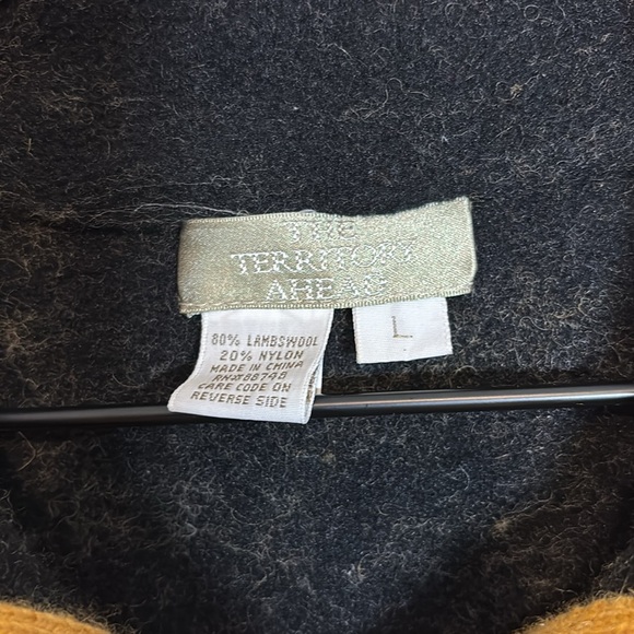 The Territory Ahead Vest - Picture 2 of 4